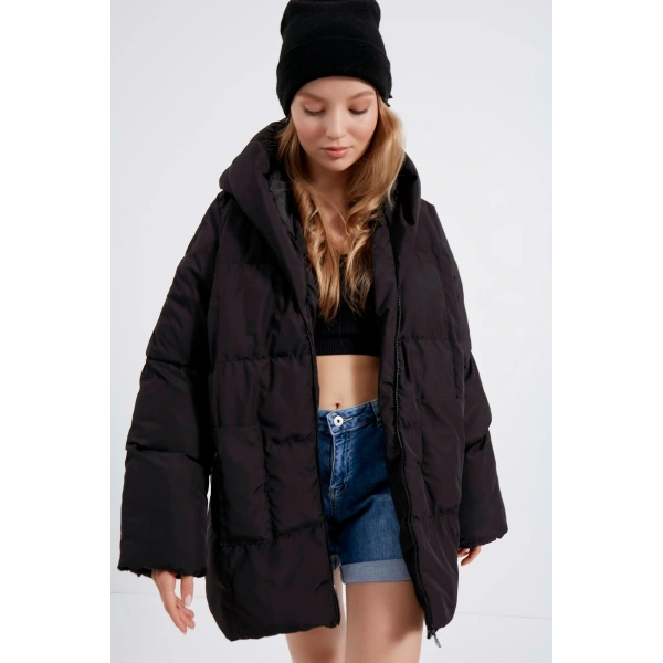 Kadın Siyah Şişme Yarasa Mont