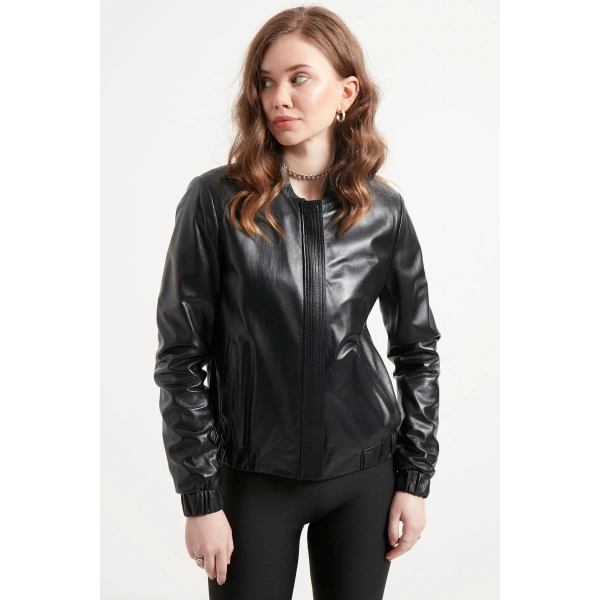 Kadın Siyah Büzgülü Hakiki Deri Ceket