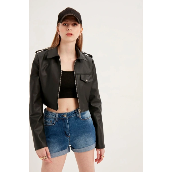 Kadın Siyah Crop Deri Ceket