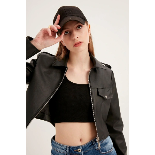 Kadın Siyah Crop Deri Ceket
