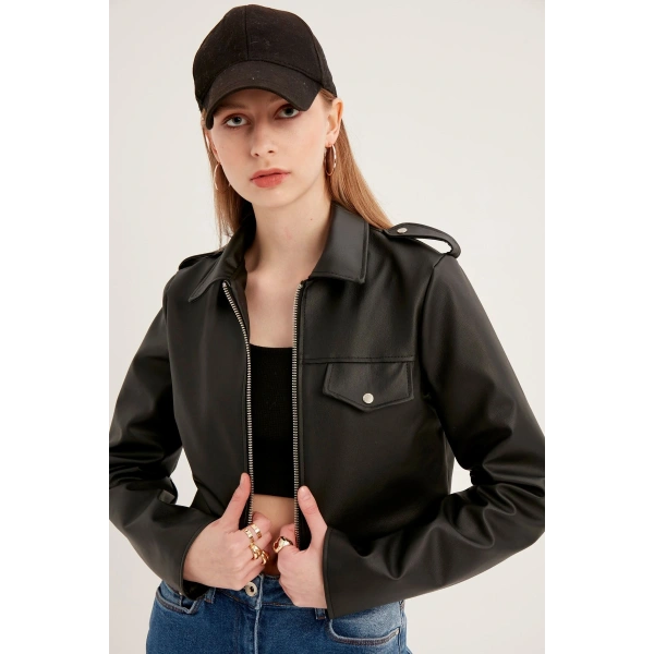 Kadın Siyah Crop Deri Ceket