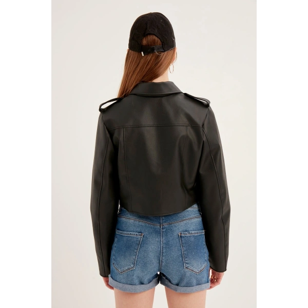 Kadın Siyah Crop Deri Ceket