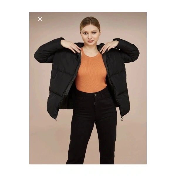 Kadın Siyah Kapüşonlu Şişme Mont