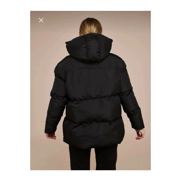 Kadın Siyah Kapüşonlu Şişme Mont