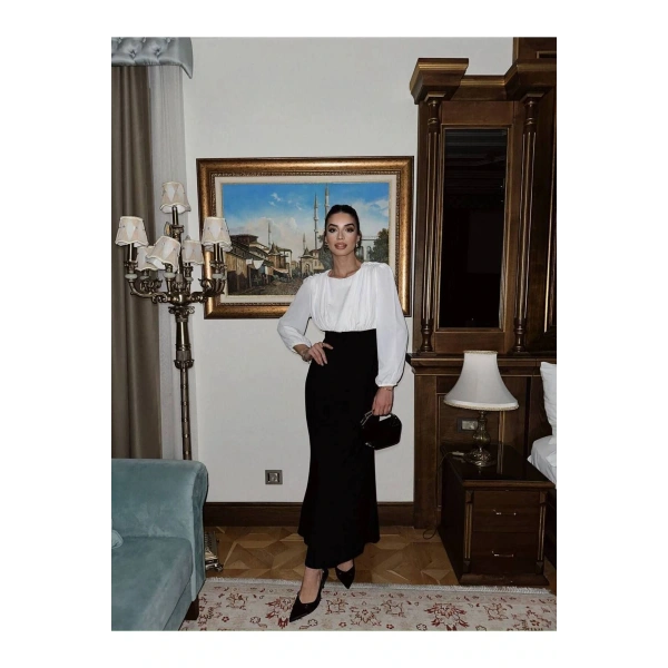 Beyaz Büzgülü Bluzlu Elbise