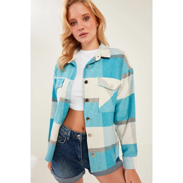 Kadın Turkuaz Ekoseli Cepli Oduncu Gömlek