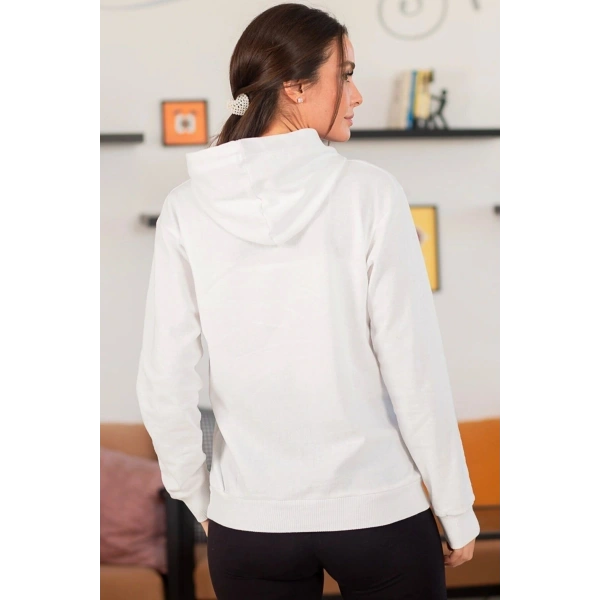 Kadın Beyaz Kapüşonlu Kanguru Cepli Sweatshirt