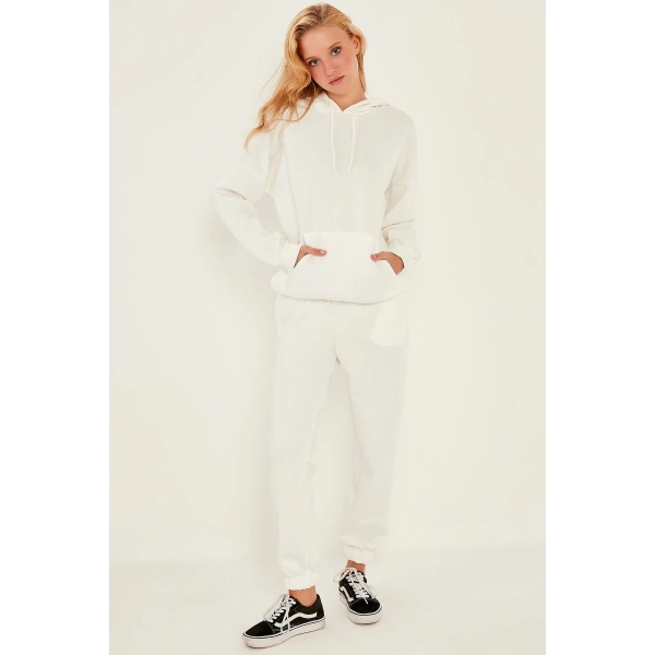 Kadın Beyaz Kapüşonlu Kanguru Cepli Eşofman Takımı