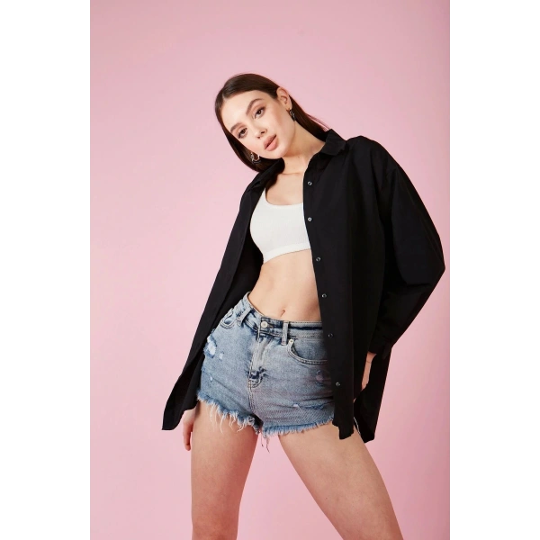 Kadın Siyah Arkası Düğmeli Oversize Poplin Gömlek