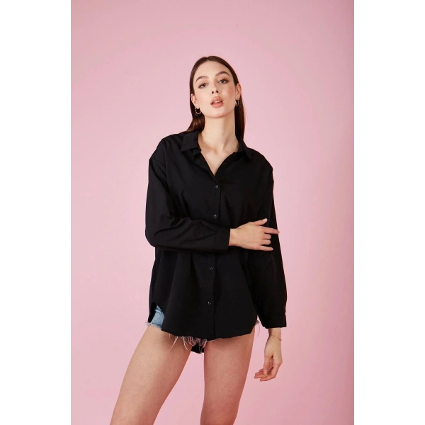 Kadın Siyah Arkası Düğmeli Oversize Poplin Gömlek