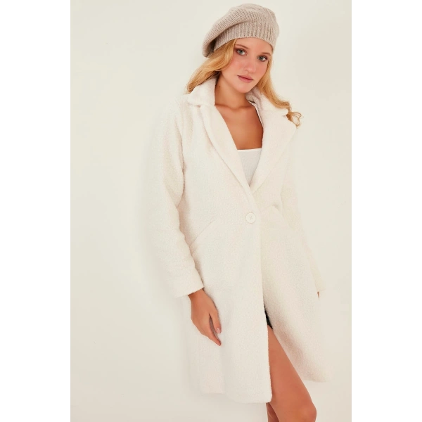 Kadın Beyaz Buklet Kaban