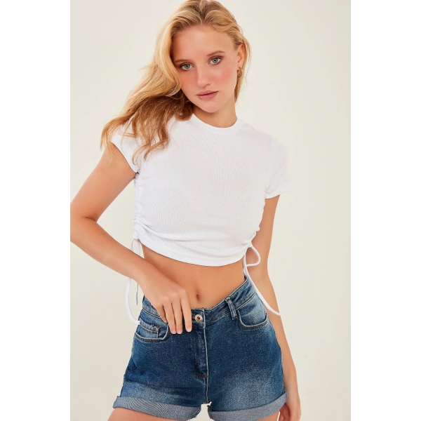 Kadın Beyaz Yan Büzgülü Kaşkorse Crop Bluz