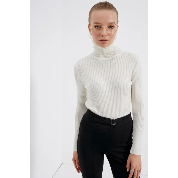 Kadın Beyaz Balıkçı Yaka Triko Kazak