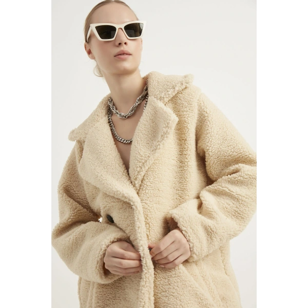 Kadın Krem Astarlı Düğmeli Peluş Kaban