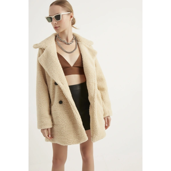 Kadın Krem Astarlı Düğmeli Peluş Kaban