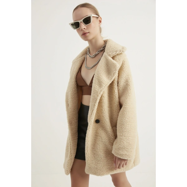 Kadın Krem Astarlı Düğmeli Peluş Kaban