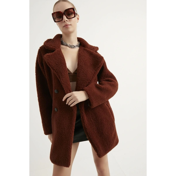 Kadın Acı Kahve Astarlı Düğmeli Peluş Kaban