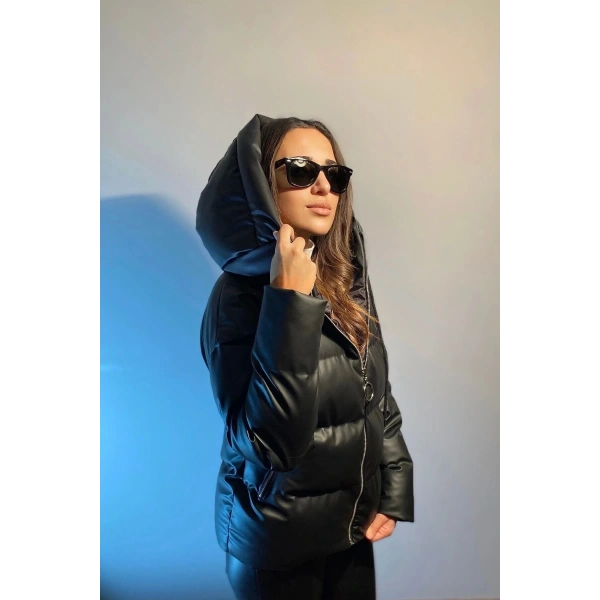 Kadın Siyah Deri Kapüşonlu Şişme Mont