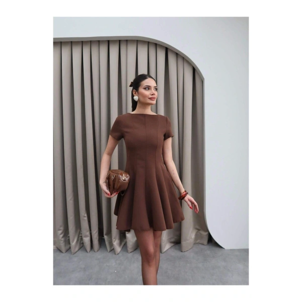 Kadın Kahve Oval Yaka Pileli Elbise