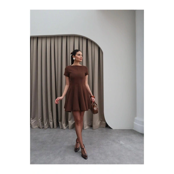 Kadın Kahve Oval Yaka Pileli Elbise