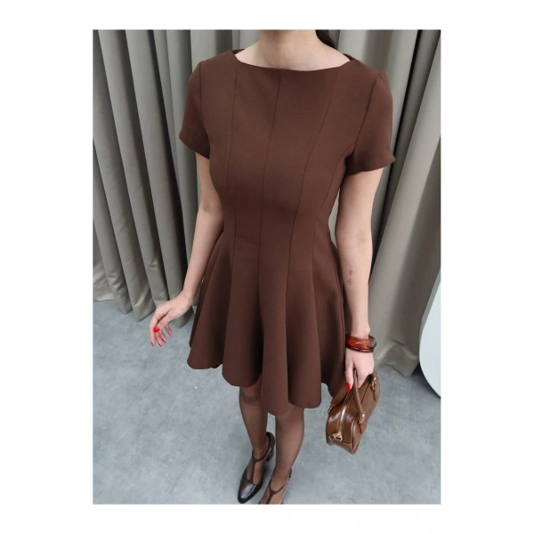 Kadın Kahve Oval Yaka Pileli Elbise