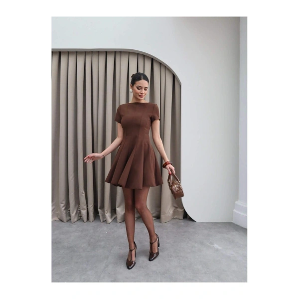 Kadın Kahve Oval Yaka Pileli Elbise