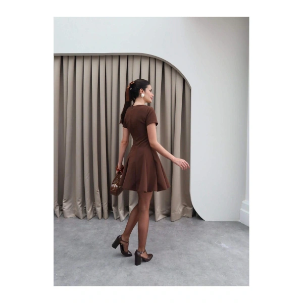 Kadın Kahve Oval Yaka Pileli Elbise