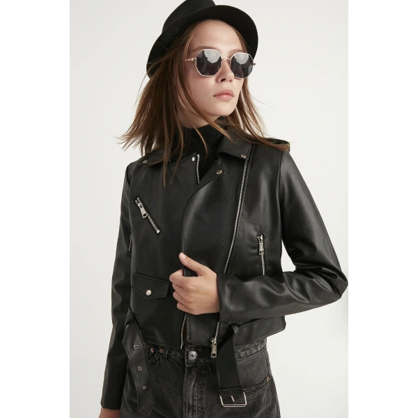 Kadın Siyah Deri Ceket