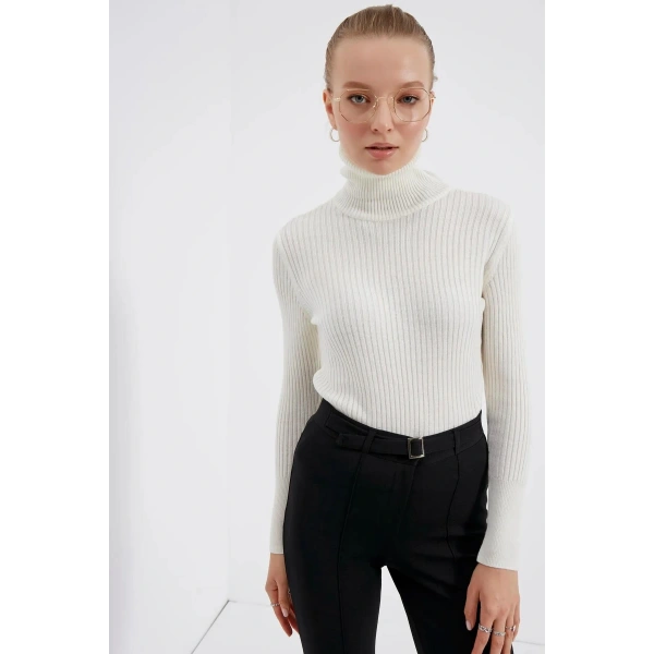 Kadın Beyaz Balıkçı Yaka Triko Kazak
