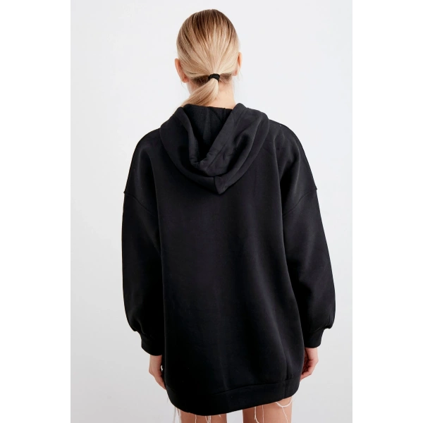 Kadın Siyah Kapüşonlu Kanguru Cepli Sweatshirt