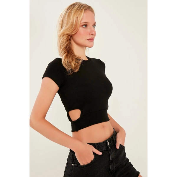 Kadın Siyah Pencere Detaylı Kaşkorse Bluz