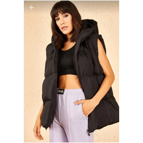 Kadın Siyah Geniş Kalıp 3 Cepli Kapüşonlu Kolsuz Şişme Yelek