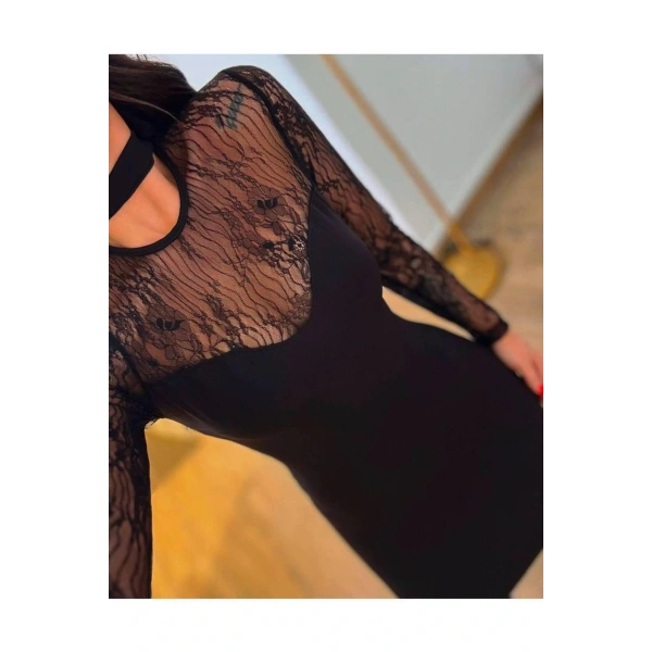 Siyaj Yaka Detaylı Dantelli Elbise