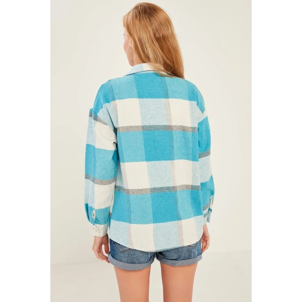 Kadın Turkuaz Ekoseli Cepli Oduncu Gömlek