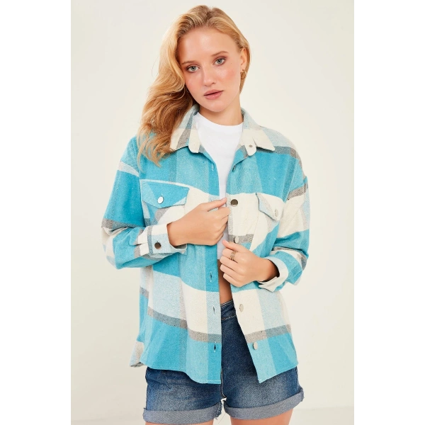 Kadın Turkuaz Ekoseli Cepli Oduncu Gömlek