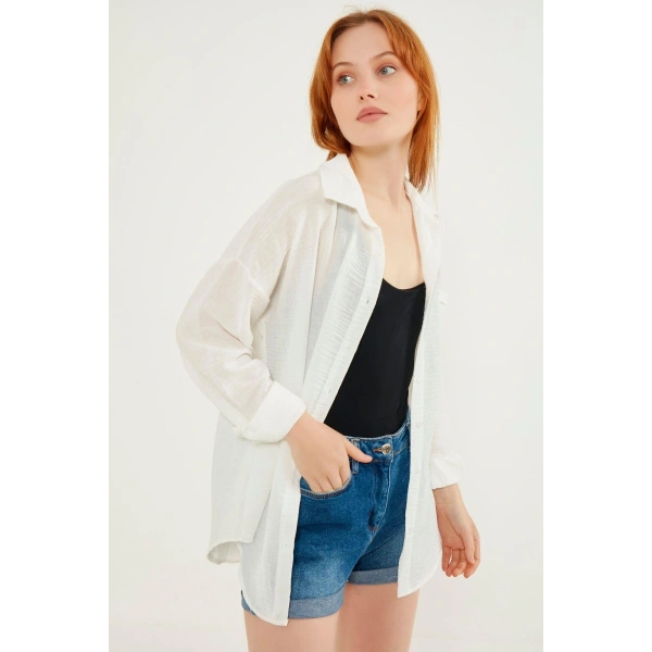 Kadın Beyaz Hafif Oversize Keten Gömlek