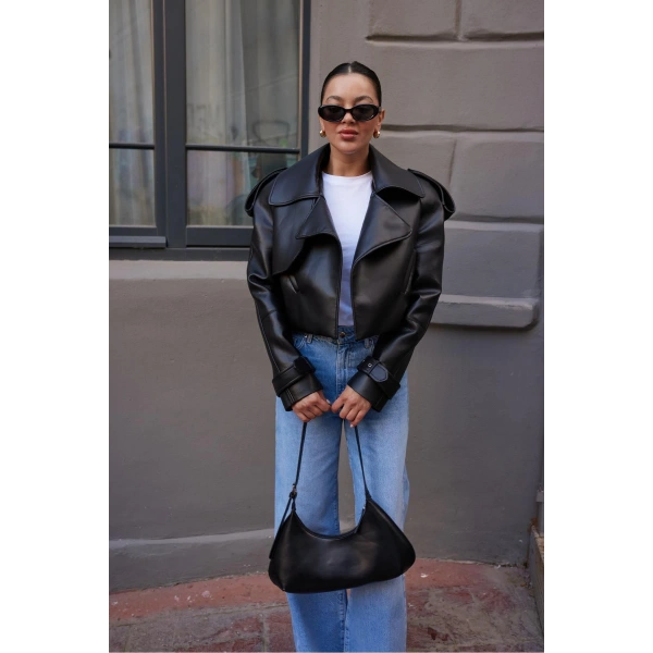 Siyah Parça Detaylı Tasarım Kısa Deri Trençkot