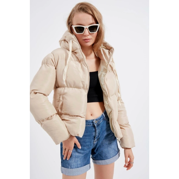 Kadın Krem Kapüşonlu Şişme Mont