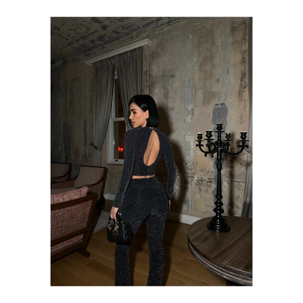 Pul Detaylı Simli Gece Elbisesi