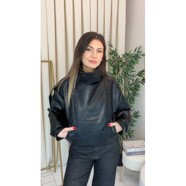 Kadın Dik Yaka Siyah Fermuarlı Deri Ceket