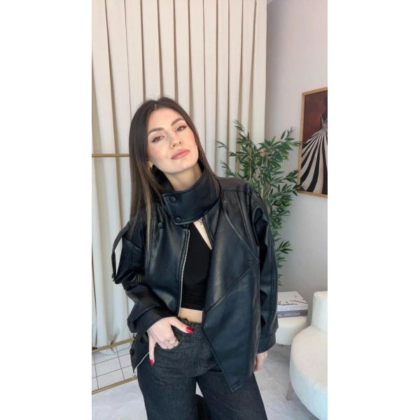 Kadın Dik Yaka Siyah Fermuarlı Deri Ceket