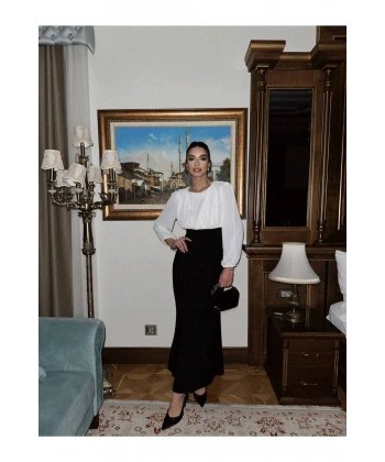 Beyaz Büzgülü Bluzlu Elbise