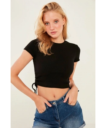 Kadın Siyah Yan Büzgülü Kaşkorse Crop Bluz