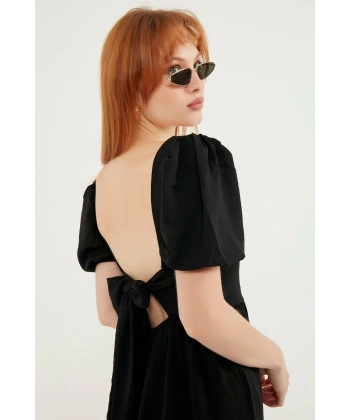 Kadın Siyah Sırt Bağlamalı Kare Yaka Elbise