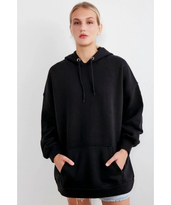 Kadın Siyah Kapüşonlu Kanguru Cepli Sweatshirt