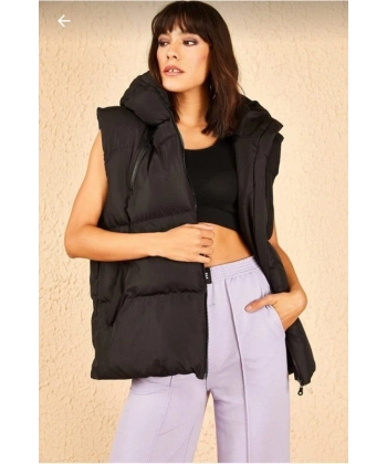 Kadın Siyah Geniş Kalıp 3 Cepli Kapüşonlu Kolsuz Şişme Yelek