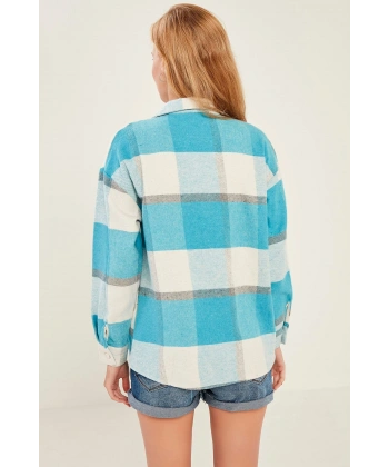 Kadın Turkuaz Ekoseli Cepli Oduncu Gömlek