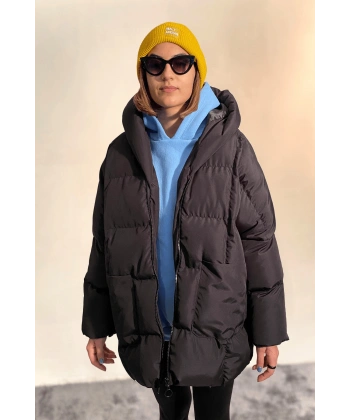 Kadın Siyah Kapüşonlu Oversize Şişme Mont
