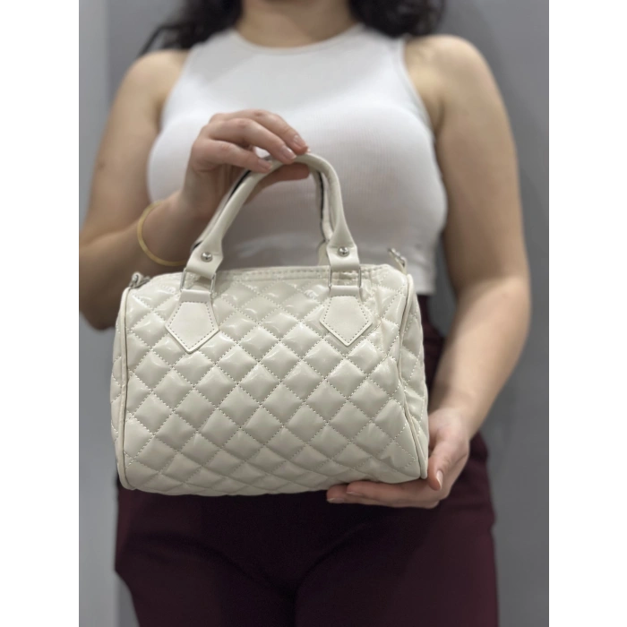 Kapaksız kapitone krem cilt çanta