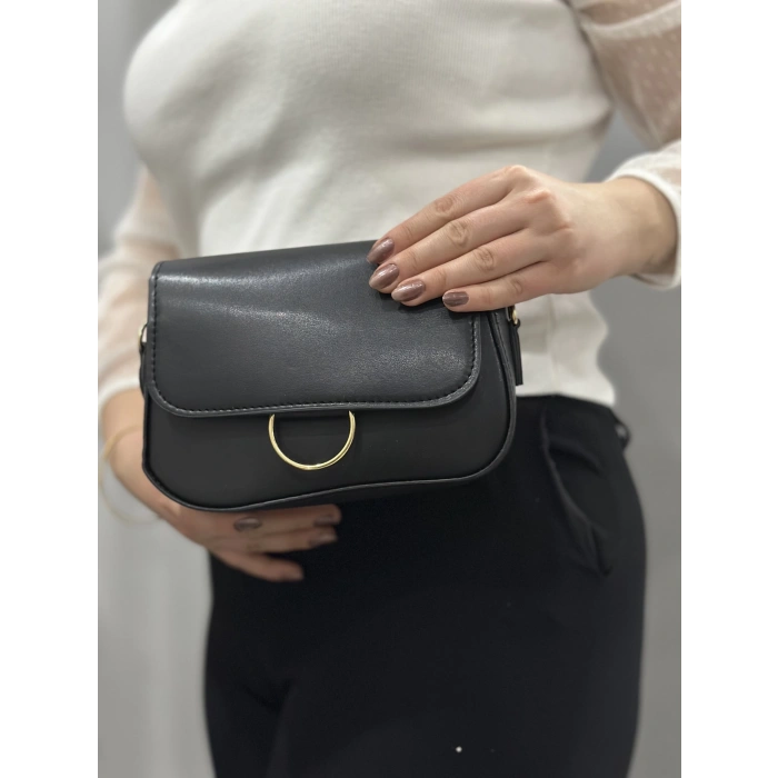 Siyah cilt mossi çanta